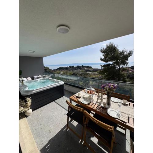 Luxury apartment L with jacuzzi