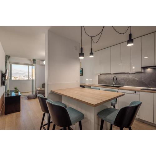 Luxury apartment near the beach