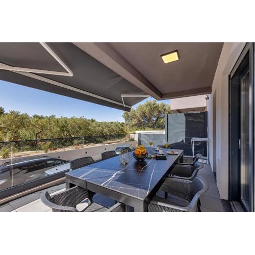 Luxury Apartment Nikolina with Garage