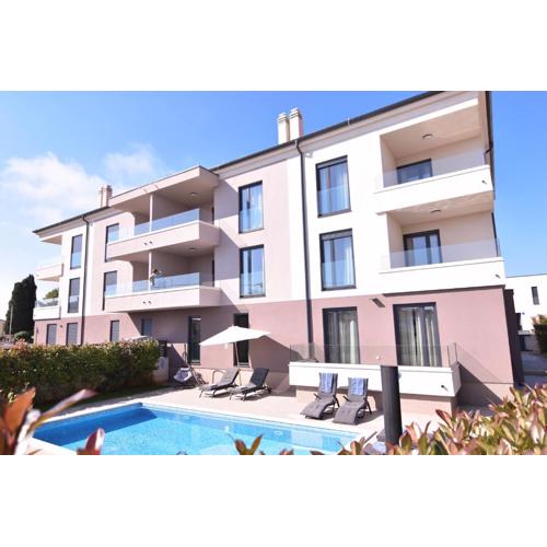 Luxury apartment Porto with sea view and swimming pool