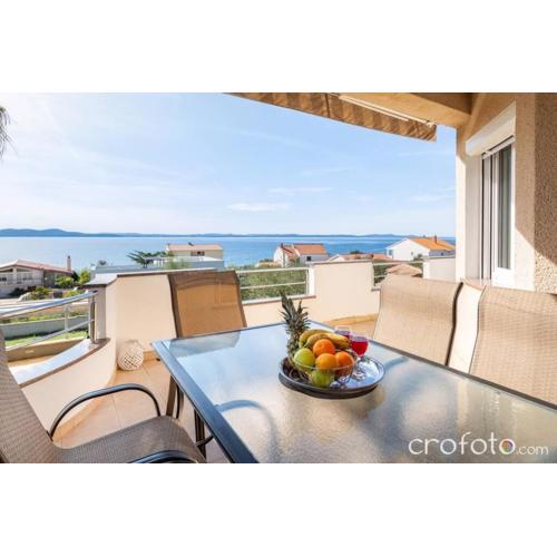 Luxury apartment with beautiful sea view