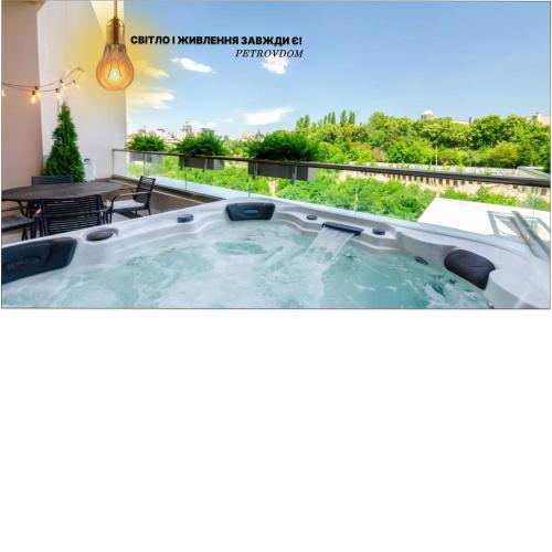 Luxury apartment with jacuzzi Pechersk Plaza