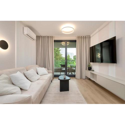 Luxury Apartment with Parking and Air Conditioning in Sopot by Renters Prestige