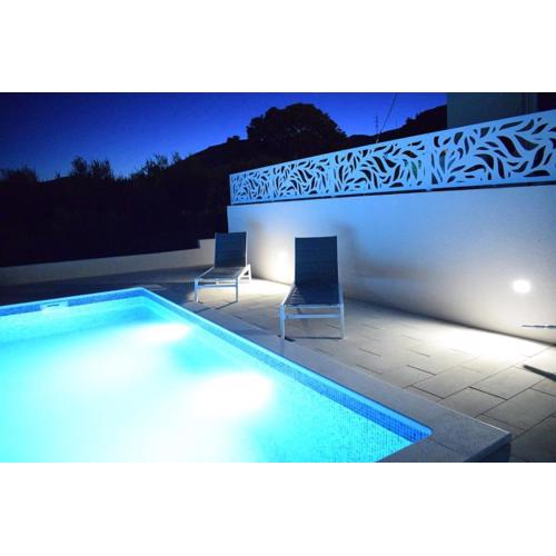 Luxury apartment with Pool, Jacuzzi and Sea View Split