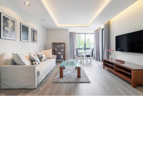 Luxury Apartments - Okrzei Residence by Grand Apartments