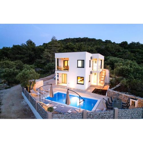 Luxury Apartments Mauro with Heated Pool