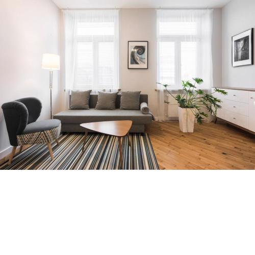 Luxury Apartments Nearto Main Square