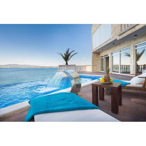 Luxury at Villa Cama - Your dream vacation Rental