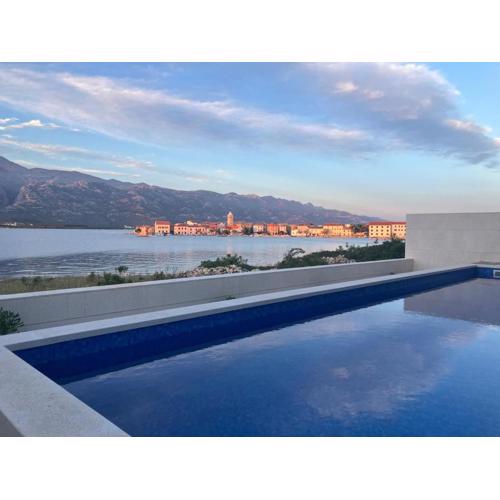 Luxury beachfront apartment with private pool, Vinjerac