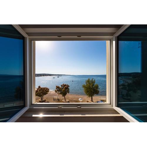 LUXURY BEACHFRONT PARADISE Vir