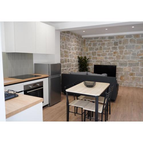 Luxury Beachside Apartment Stobreč, 30m to Pebble Beach, Restaurants, Center of Stobreč