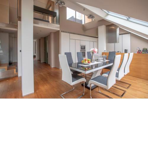 LUXURY CENTRAL DUPLEX WITH TERRACE