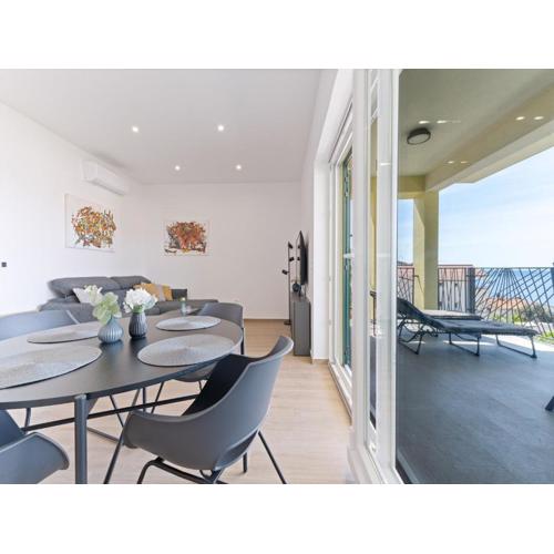 Luxury Deluxe with 2 room apartment