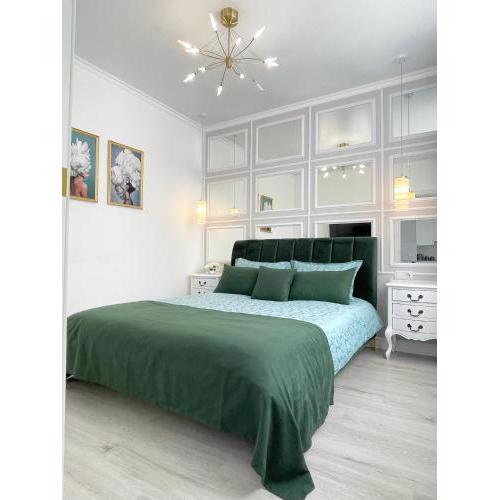 Luxury Emerald Apartments