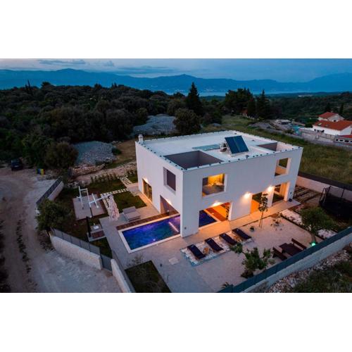 Luxury house Natanel