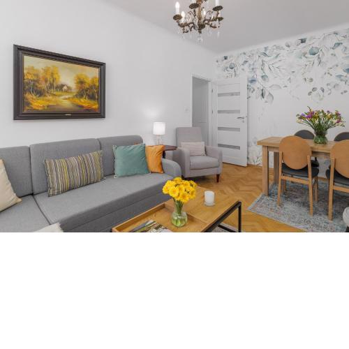 Luxury in Cozy Spacious Condo near Heart of Warsaw