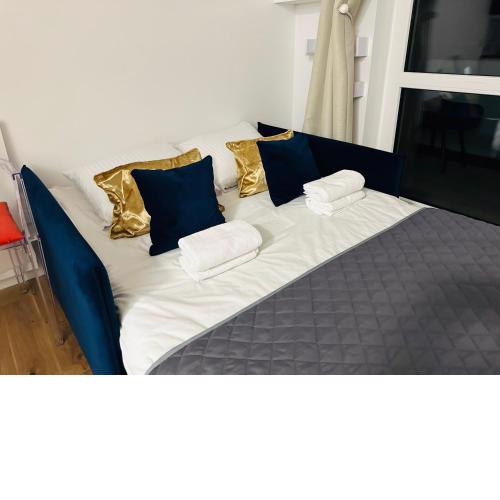 Luxury Iris Apartment