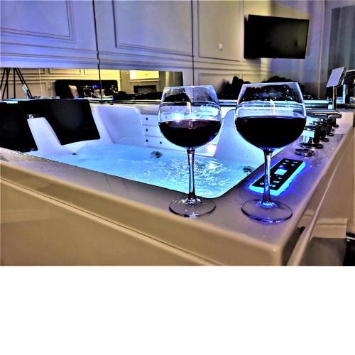 Luxury Jacuzzi Apartment