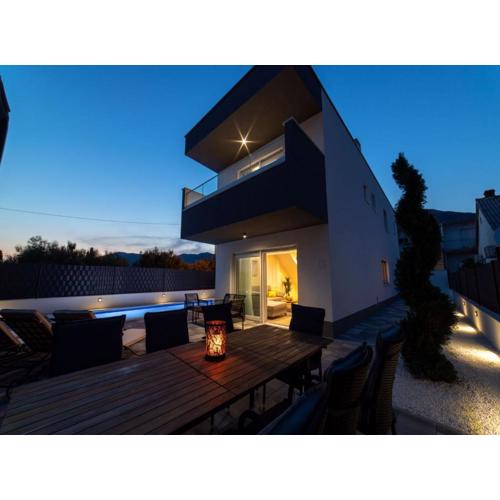 Luxury Kastela Villa with Heated Pool and Lounge Area