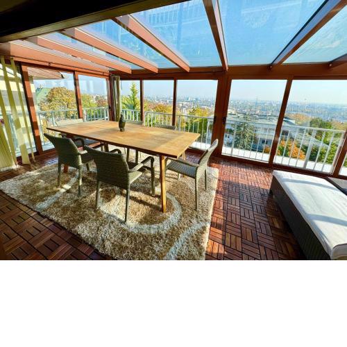Luxury Penthouse on Rosehill with free garage