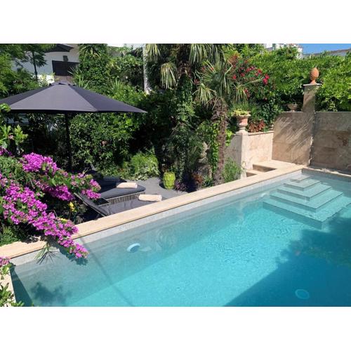 Luxury pool central Makarska apartment by Maryn