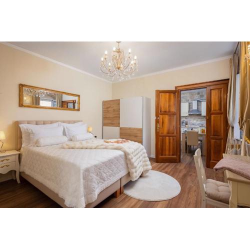 Luxury Rooms & Apartment - Riva & Sea View in Diocletian Palace Split