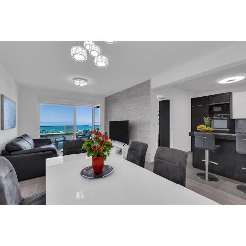 Luxury Sea View Apartment Sunrise