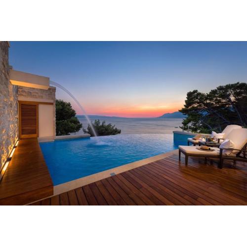 Luxury Seafront Villa Brela Pride with private heated pool at the beach in Brela - Baska Voda