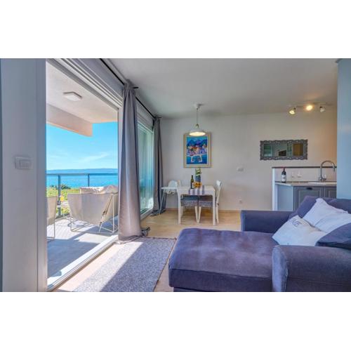 Luxury Seaside Apartment by Litto