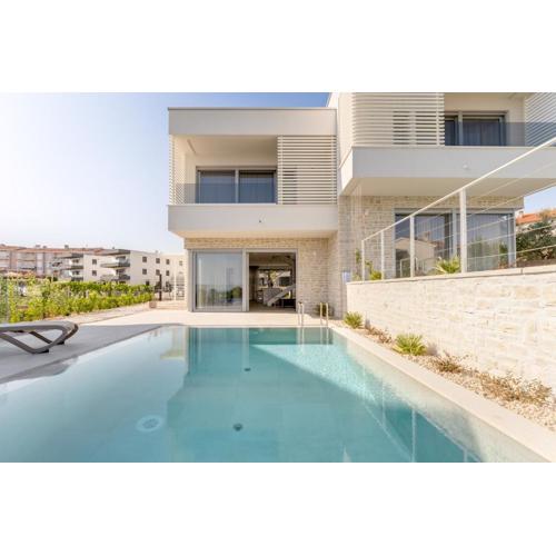 Luxury semidetached villa Smokva 1 - near the center and sea - by TRAVELER tourist agency Krk