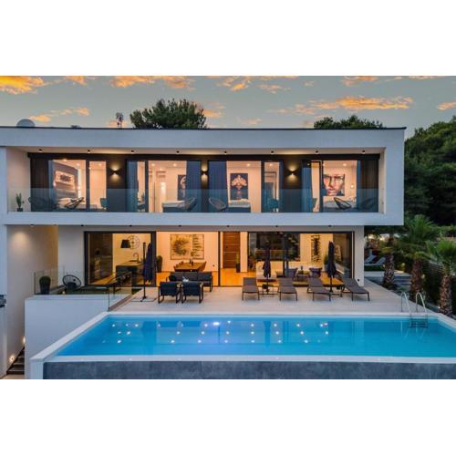 Luxury TABOO Villa & Spa in Medulin for 8 people with heated pool- wellness & sea view