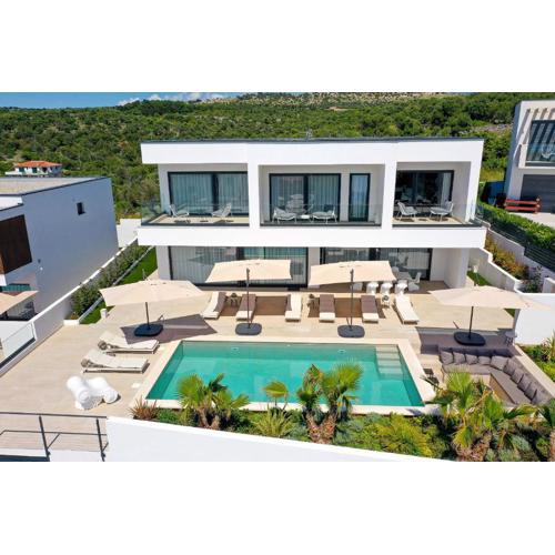 Luxury Villa 360 - private heated pool
