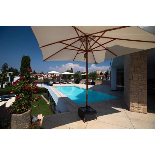 Luxury Villa Albion