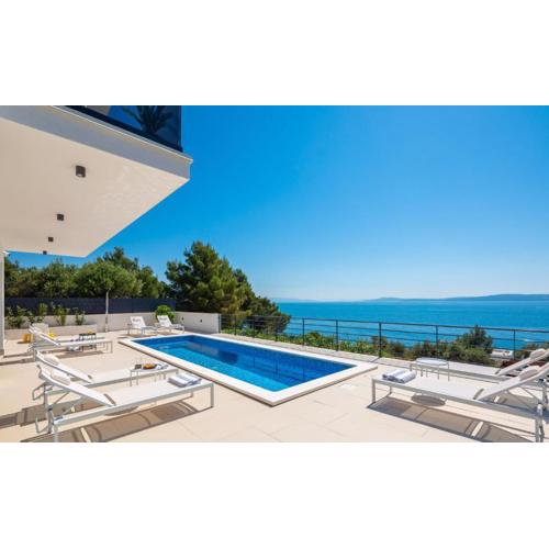 Luxury Villa Aurora by the sea