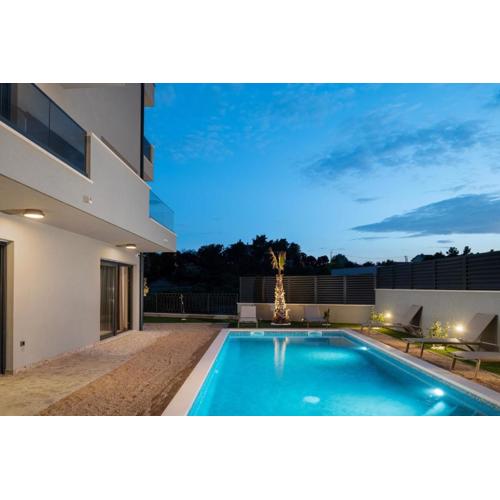 Luxury Villa David 2 heated pool