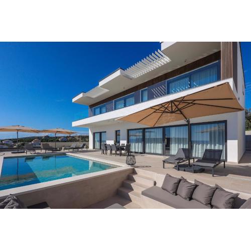 Luxury villa del Sol