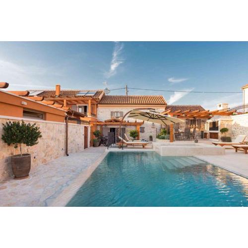 Luxury Villa Finessa Skradin 2 with heated pool, jacuzzi and sauna