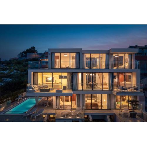Luxury Villa Glass with Pool