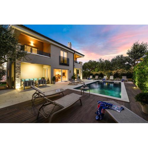 LUXURY VILLA GOGA