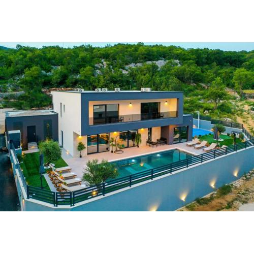 Luxury Villa Hedonica