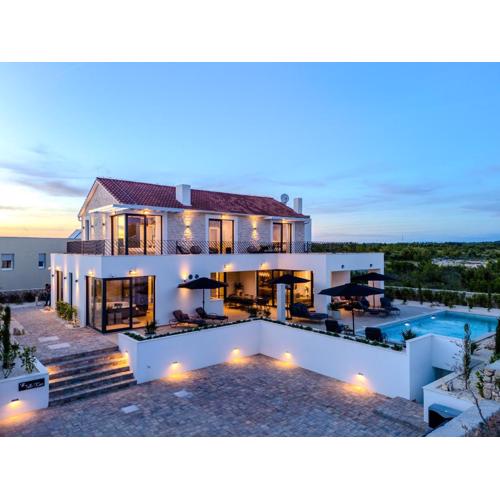 Luxury Villa Kaia - Sea View, Heated pool, Jacuzzi, Gym and Sauna