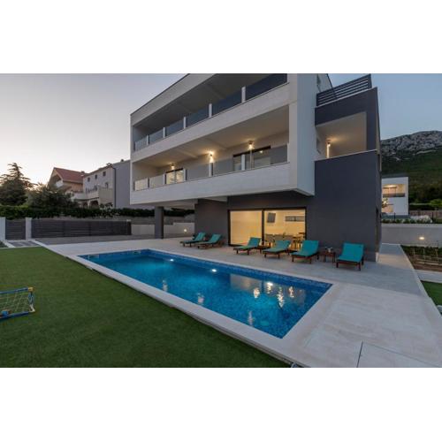 Luxury Villa La nonna Ana - heated pool, sea view, near Split