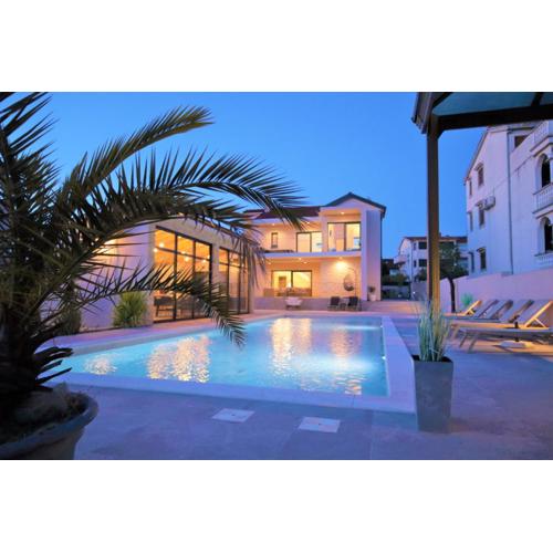 Luxury villa Magale with large pool