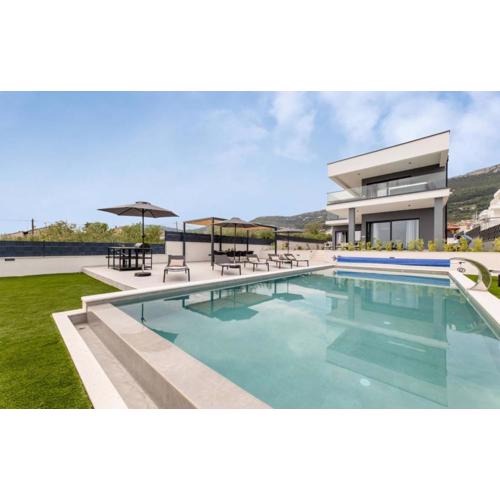Luxury Villa Miamore