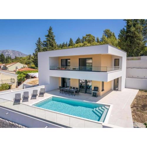 Luxury Villa Navis