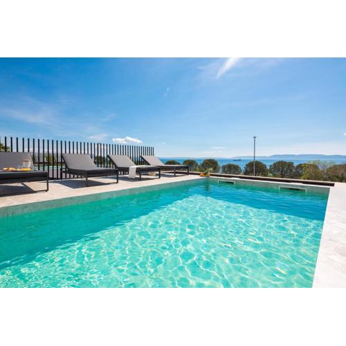 Luxury Villa Ole with Pool
