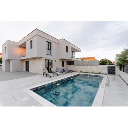 Luxury Villa Pam - Private villa with a heated pool and a summer terace with 4 bedrooms - 230 m2 NEW!!