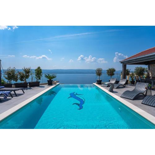 Luxury Villa POCRNJA -heated pool, sauna, jacuzzi, pool table