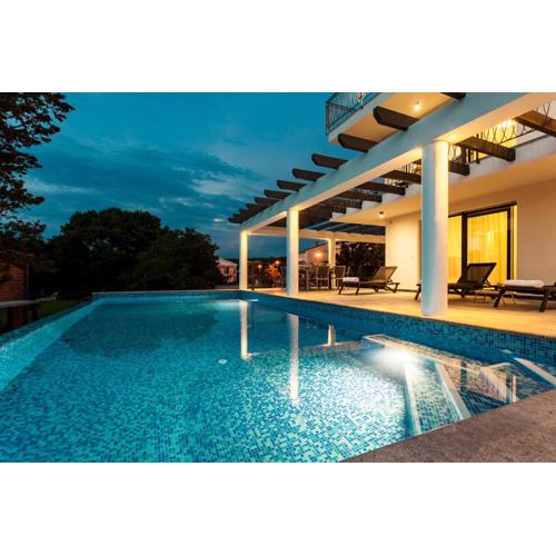 Luxury Villa Rivabel