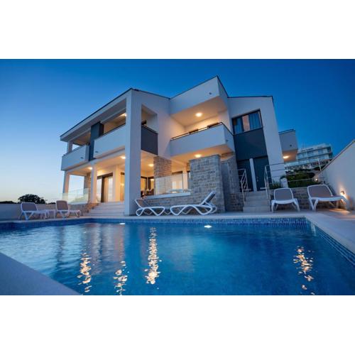 Luxury Villa Rose